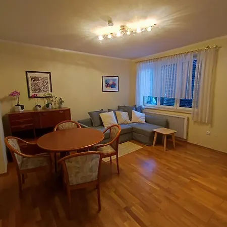 Lakeside - Velden Apartmán *